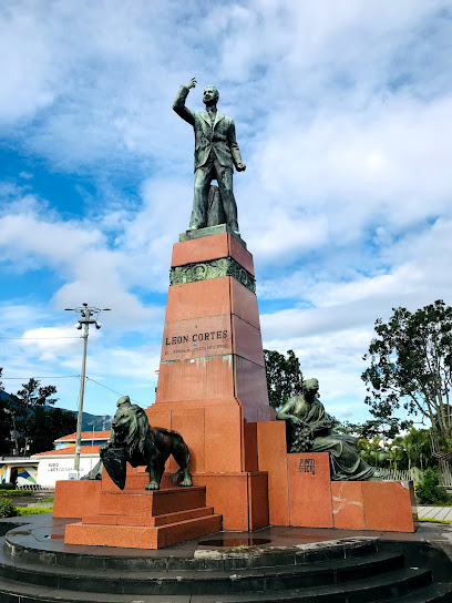Estatua de León Cortés Castro