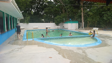 Cabinas, Bar y Restaurante El Cayuco